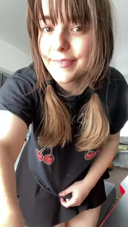 Super Sexy Schoolgirl Bitch Flashes Massive Tits 🍒🔥