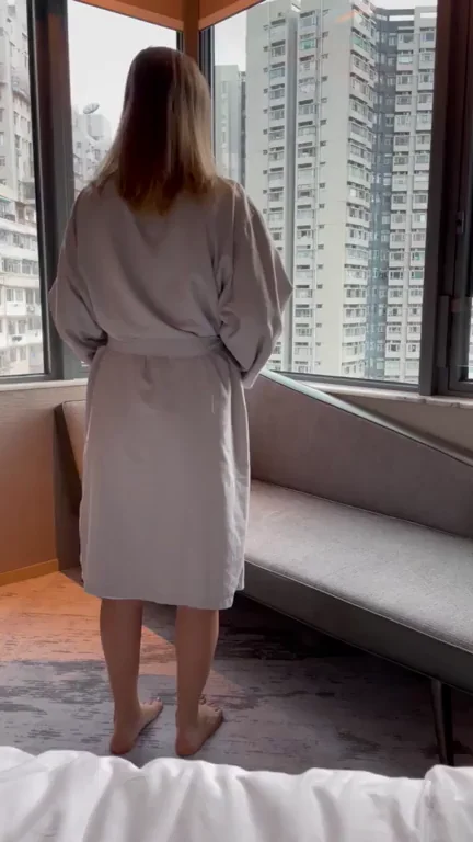 MILF's Kid-Free Hotel Tease: Dropping the Robe for Stranger Cocks