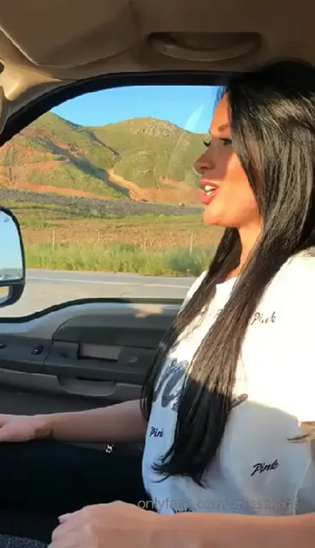 Anissa Kate Knows How to Slurp Cock in the Car 🚗💦😈