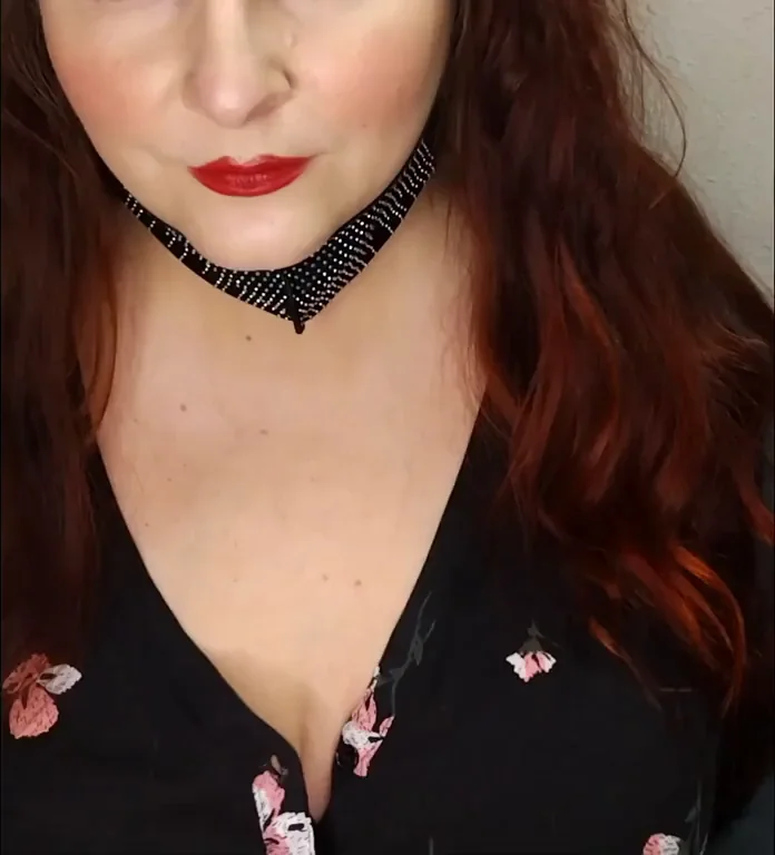 🔥 New Work Bra Tease: Massive Tits Spilling Out! 💋