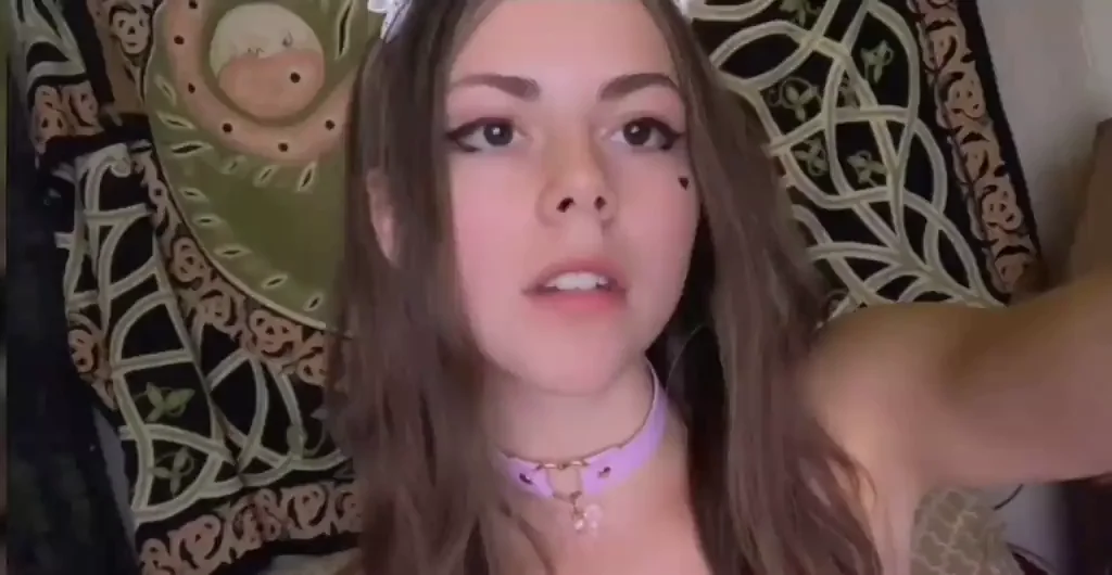 Now let me spit on your cock daddy