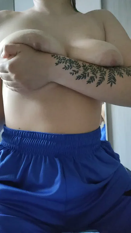 Post-Beach Bikini Titty Drop 💦🏖️