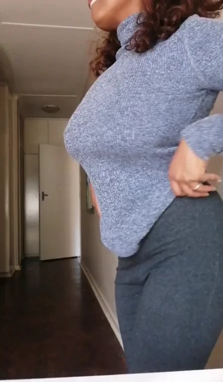 Having fun with my soft jiggly tits 😁˜ hope you like seeing them bounce in your face [drop]