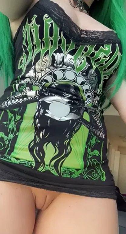 When a green haired girl shows you her pussy it means she wants it licked all night