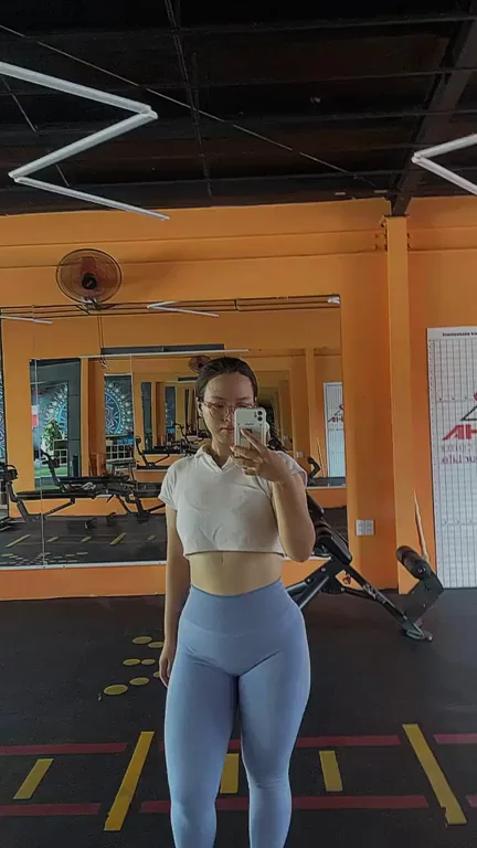 Todays gym look [GIF]