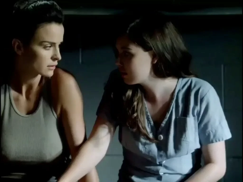 Ana Alexander and Kit Willesee in Femme Fatales