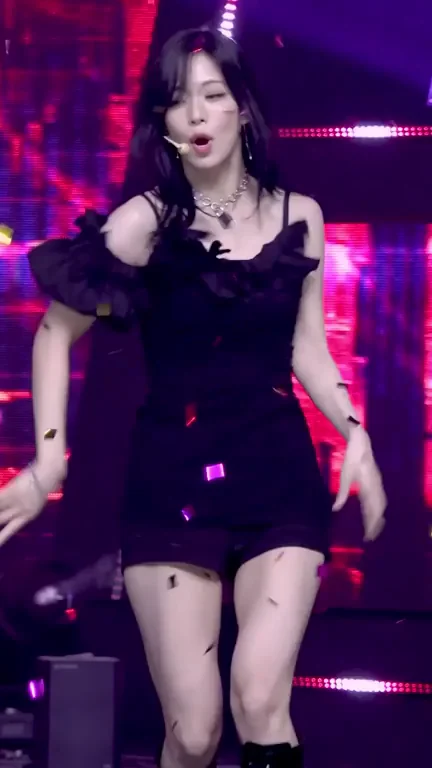 Chaeyoung from fromis_9 Shaking That Slutty Black Dress on Stage