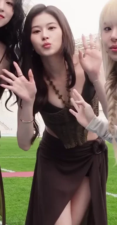 TWICE - Sana