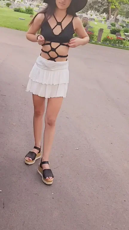 I was tied in rope bondage for a public walk and made to flash 😁³🥵