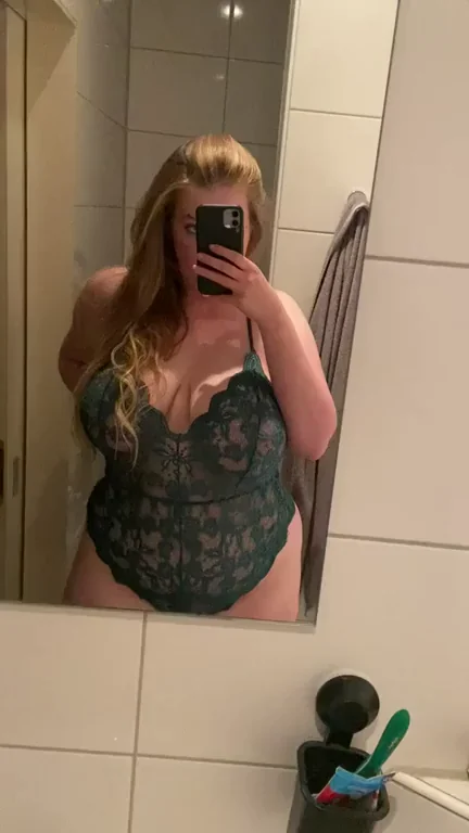 How bad do u want me?😈