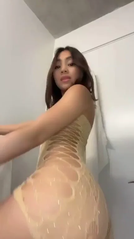 If i made you stopped scrolling...would you give me a spank? 😁‹