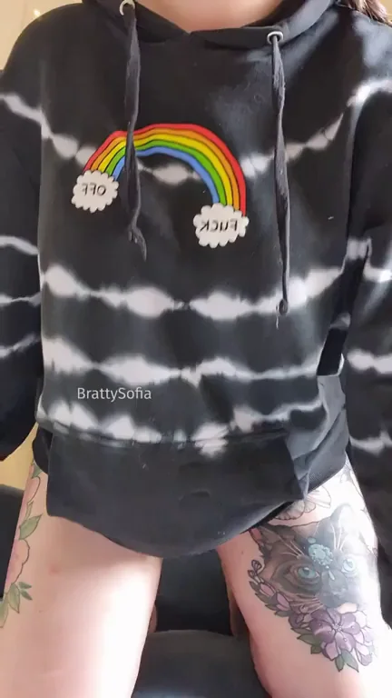 I wanna show you my Irish titties