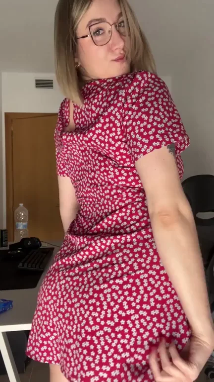 Cheating MILF Teases Married Dicks with Her Fat Ass
