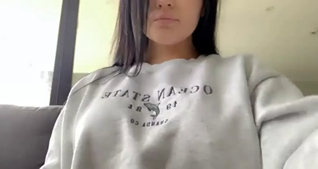 Showing off my big perky tits ?