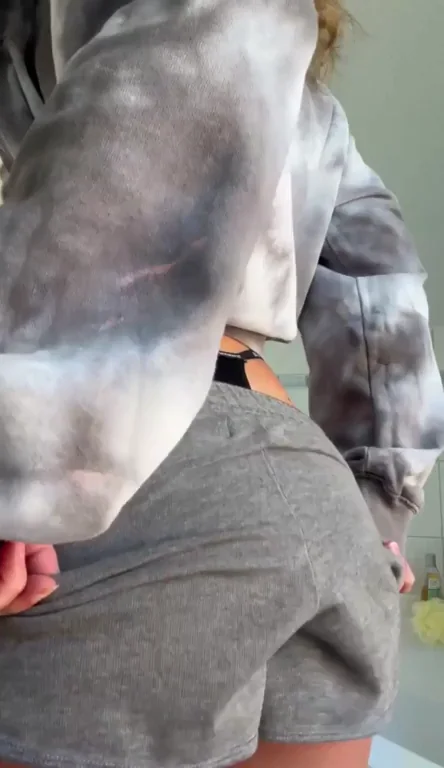 Ass-tastic Booty Bombshell in Tie-Dye Tease