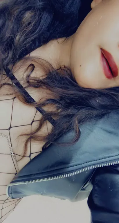 Do you like gothy girls who cheat???[OC][F]