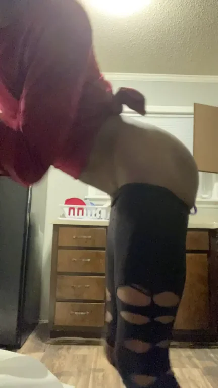 Thick Ebony Babe Goes Wild 🍑🔥 Don't Miss This Juicy Ass Tease!