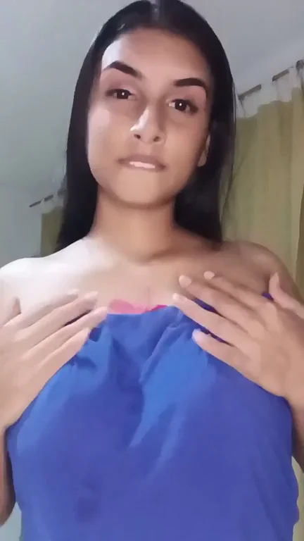 Funsized Latina's Head-Swallowing Mega-Melons Tease Drop
