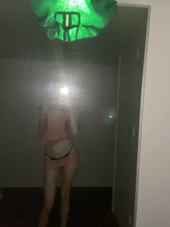 Just for You 😘 18yo Blonde Teen's Juicy Ass Tease 💦