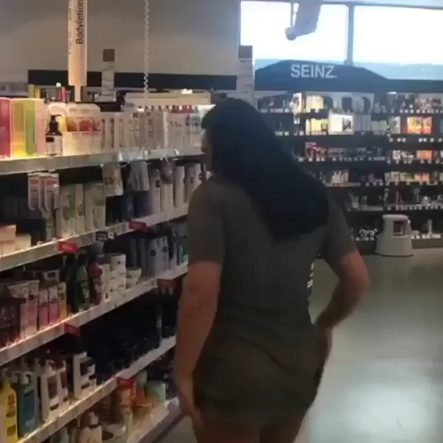 Thick Ebony Slut Steals with Her Fat Ass Out 🍑🛒