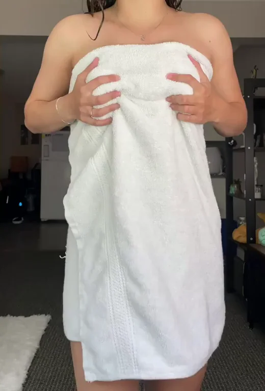 Teasing My Hot Neighbor with a Naughty Towel Drop Titty Show 😈👅
