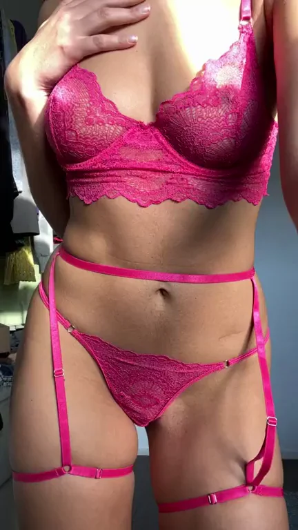 Rate This Petite Latina Slut's Body 1-100 🔥💋