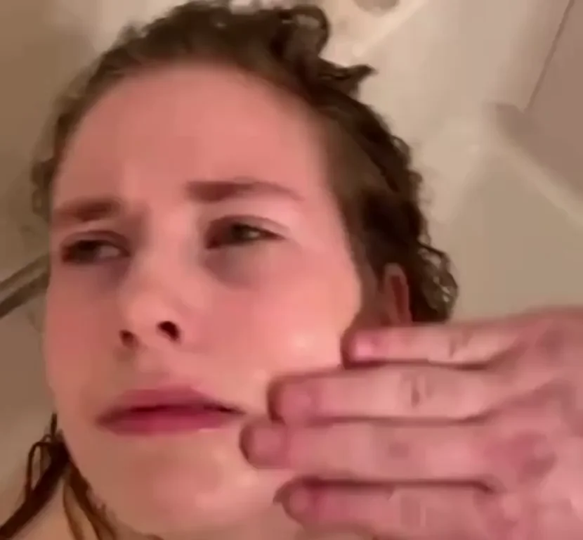 Submissive Teen Slut Licks Pissy Bathtub 🛁💦👅
