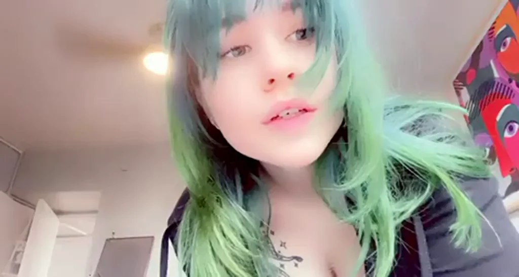 🖤 Goth Slut's Cute Face & Perky Tits Begging to Bend You Over? 😈