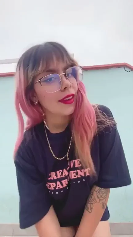 Hungry Pink-Haired Slut's Thicc Ass Craves Hard Pounding 🍑💦🔥