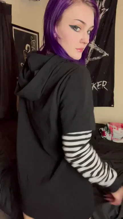 Goth PAWG Teen Moons Her Juicy Ass 🍑🔥 Now Pound It Hard!
