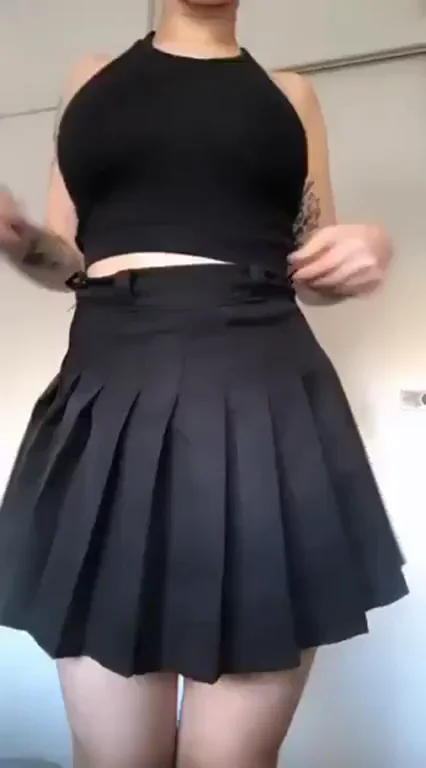 Sneaky Upskirt Tease 😈👅