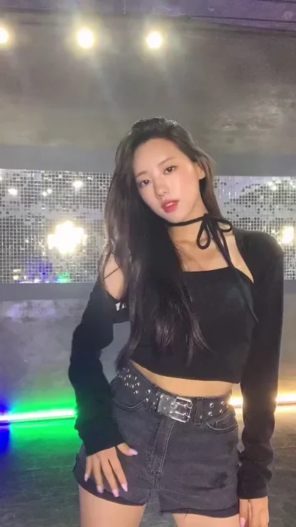 Xeheun's Kpop Tease 💋🔥 Girlkind Slutty Stage Vibes