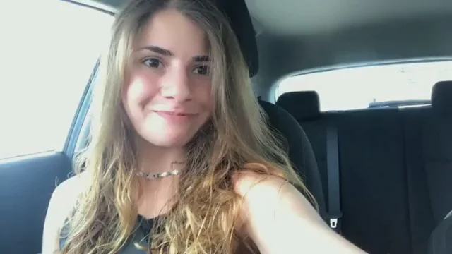 Frisky Slut Flashes Wet Pussy in Car While Running Errands 😈🚗💦
