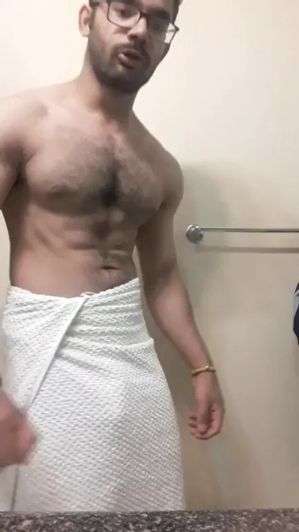 Hunky Stud Flexes Ripped Muscles and Swings His Thick Soft Cock
