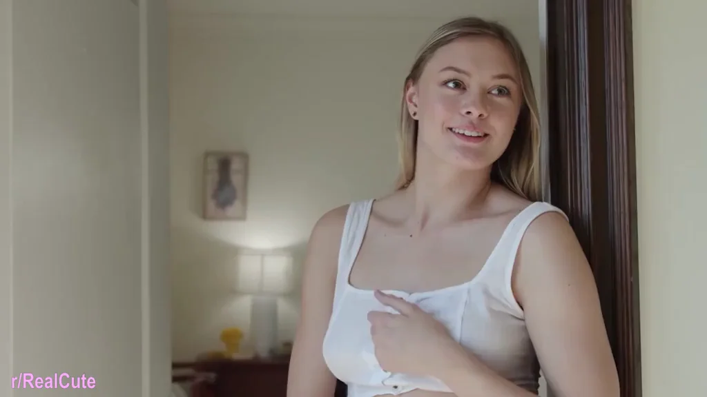 Amber Moore's Naughty 1-Min Tease & Fuck 😈💦