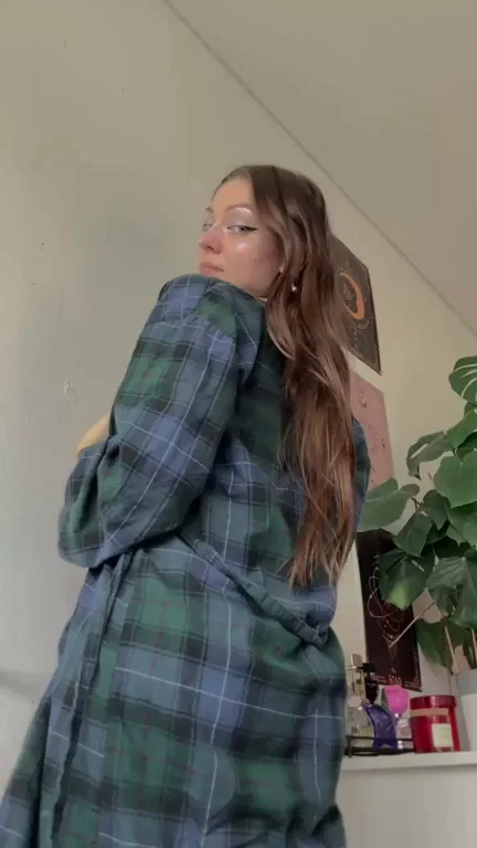 Hungry for My Juicy Booty? 🍑🤤