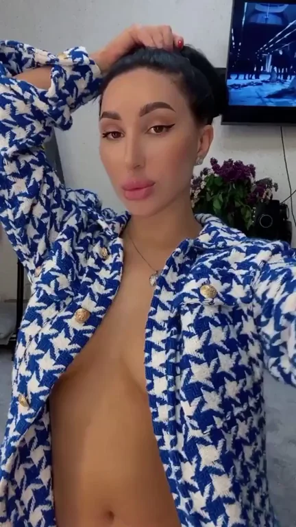 Bite My Juicy Nipples 😈🍒