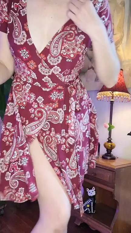 Sundresses make me feel flirty and horny. 41(f)