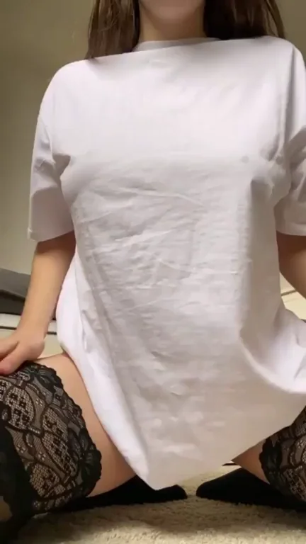 Dropping my juicy tits
