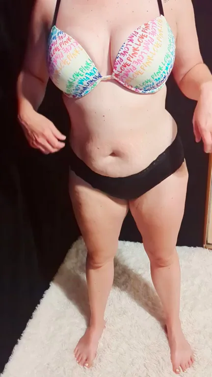 I've been told I have the perfect hotwife [drop]