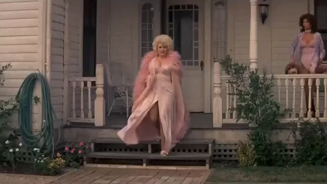Dolly Parton slo-mo in The Best Little Whorehouse in Texas
