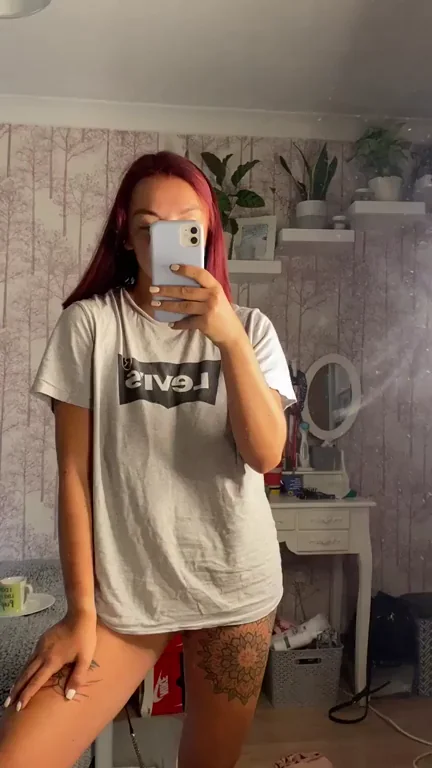 What a boring t shirt…