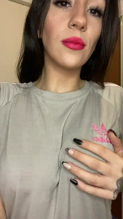 I haven't posted a tittydrop in a long time here, so here you go