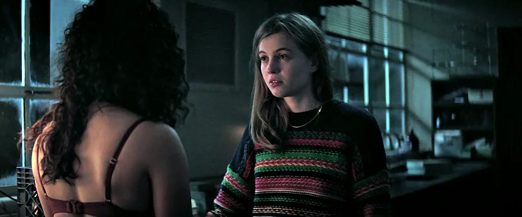 Olivia Scott Welch & Kiana Madeira in Fear Street Part 1: 1994 (2021)