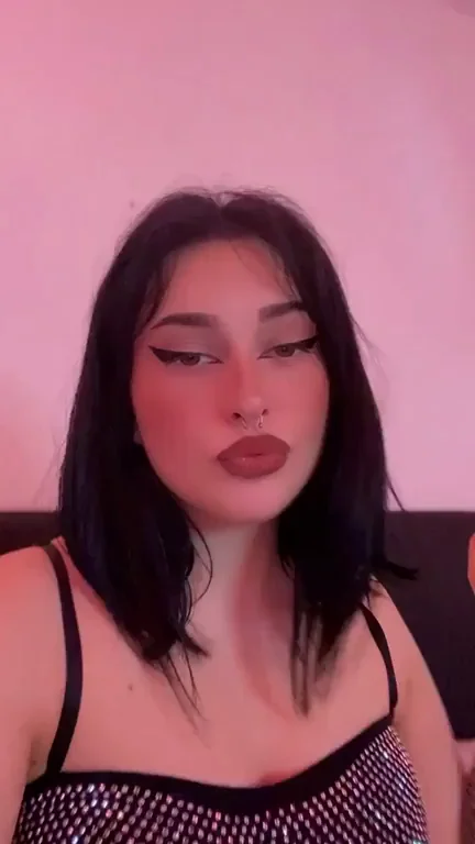 eat this fuckdoll pussy all weekend long