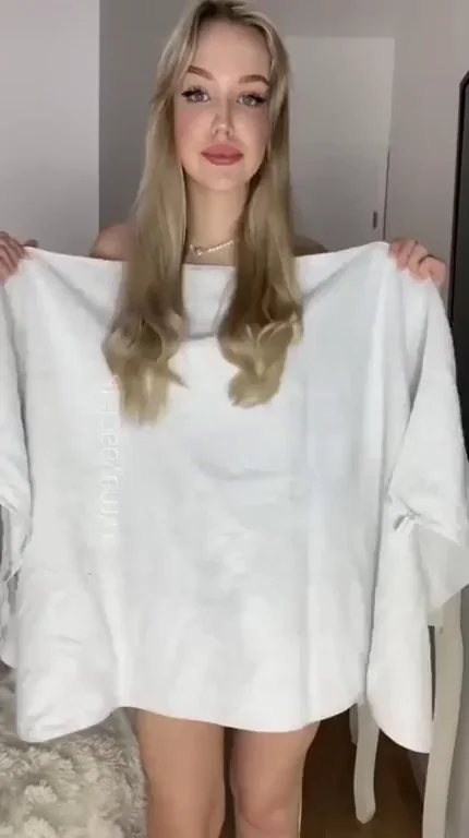 This is my application to become your fuckdoll. How am I doing sir?