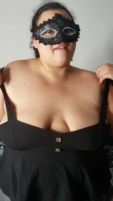 I sure can use your hands to hold up my milkers.