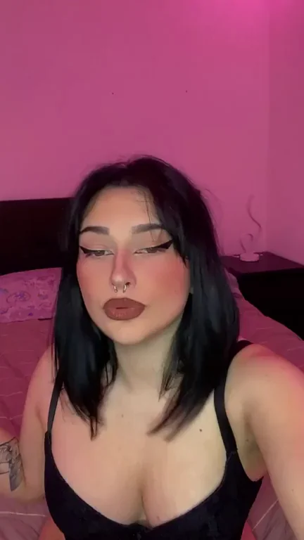Natural beauty with big areolas [GIF]