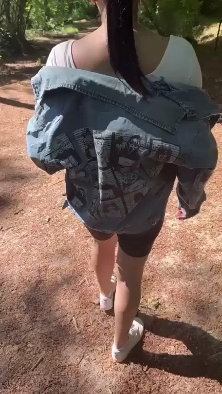 Married Dude's Ring Didn't Stop My Outdoor Cock Worship 😈🍆🌳