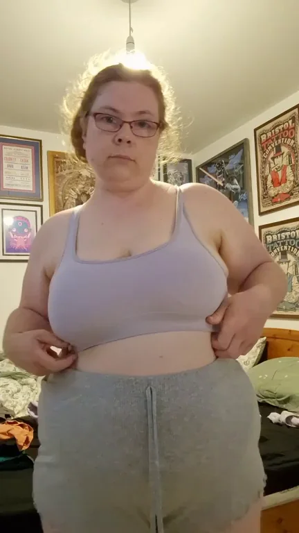 I may be super curvy but my pussy is super tight
